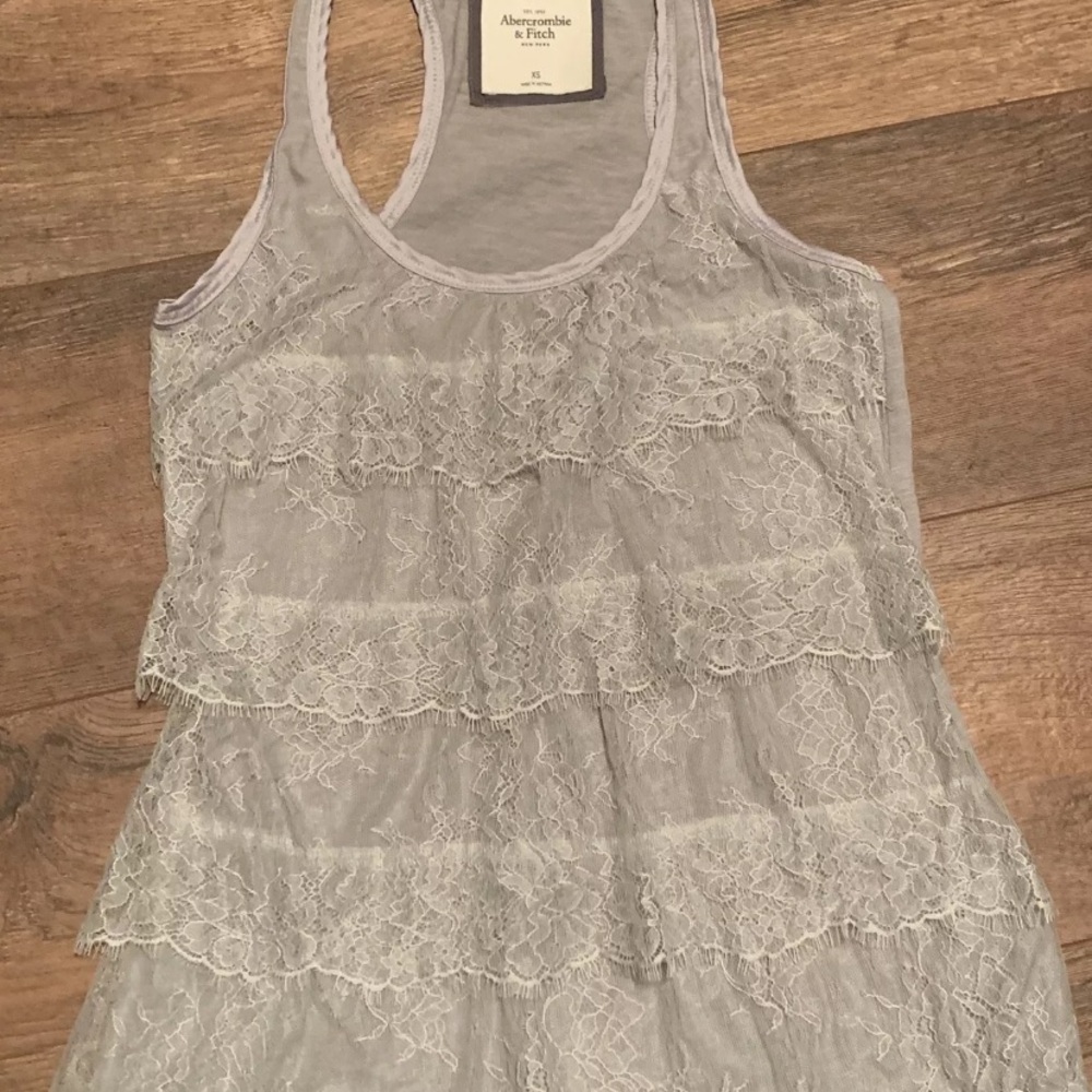 NWOT Abercrombie & Fitch Lace Overlay Tank Top Size XS Light Grey